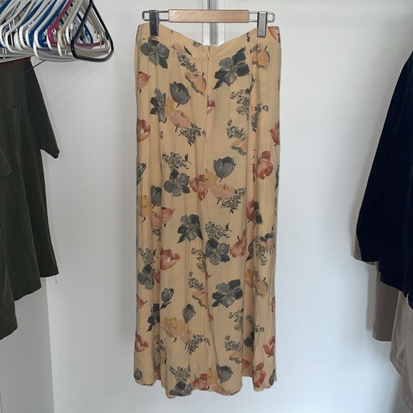 Floral Flowy Midi Skirt - Picture 6 of 9
